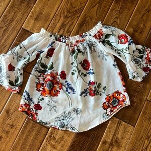 Gorgeous floral bell sleeve blouse size small